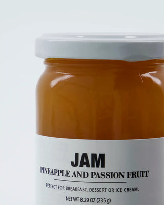 Jam Pineapple & passion 235g van Nicolas Vahe, tijdens het bereiden of serveren van gerechten