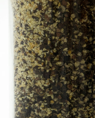 Peper & Garlic - 155g van Nicolas Vahe, tijdens het bereiden of serveren van gerechten