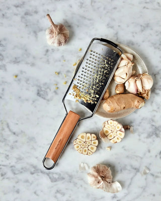 Rasp Fijn naturel van Nicolas Vahe, in een culinaire setting met bijpassende ingrediënten