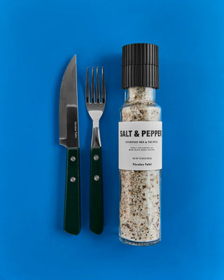 Salt & Pepper Everyday Mix & Truffle - 300g van Nicolas Vahe, in een culinaire setting met bijpassende ingrediënten