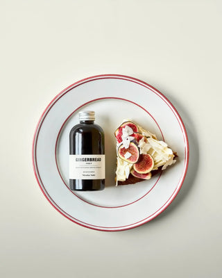 Siroop gingerbread 280ml van Nicolas Vahe, in een culinaire setting met bijpassende ingrediënten