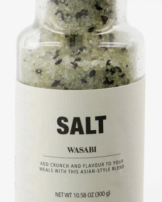 Wasabi zout 300g van Nicolas Vahe, tijdens het bereiden of serveren van gerechten