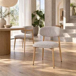 Twee Pole to Pole Japandi eetkamerstoelen Okura bij een eettafel in een licht interieur