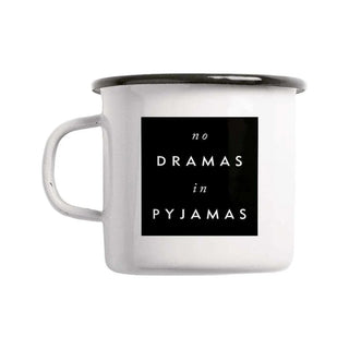 Emaille mok Drama 300ml van Typealive, vrijstaand en duidelijk afgebeeld