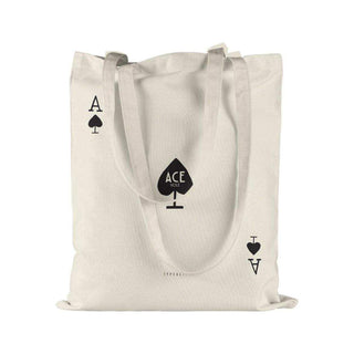 Katoenen tas Ace van Typealive, gepresenteerd in een natuurlijke buitenomgeving