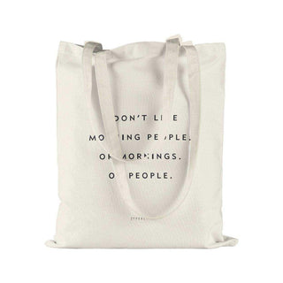 Katoenen tas Morning people naturel van Typealive, schuin bekeken met vorm en opdruk zichtbaar