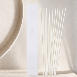 Lange witte Millefiori Zona geurstokjes van 35 cm met verpakking in Italiaans interieur